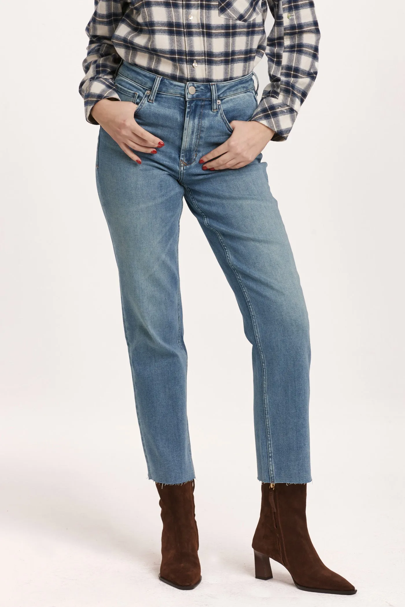 90S STRAIGHT FIT HIGH RISE FRAY HEM JEANS ARTIC DENIM